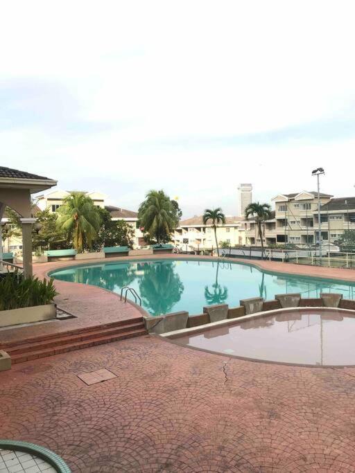 The Nest - Cozy 3-Bedroom Condo, Shah Alam Kültér fotó